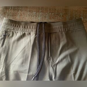 public rec men’s pants, size 36/34, dark green